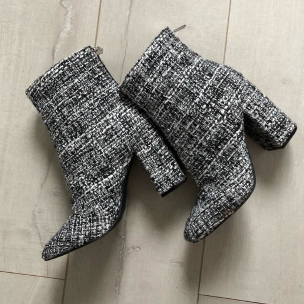Jessica Simpson houndstooth black and white boots